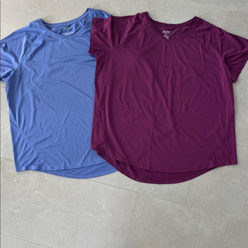 Tek Gear Women's Burgundy & Purple Short Sleeve Tee lot of 2